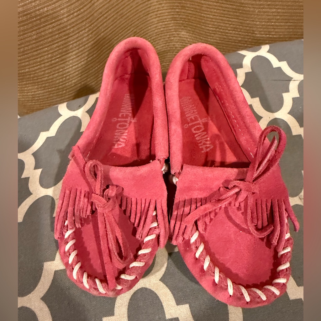 Minnetonka Girls Moccasins 9 Pink